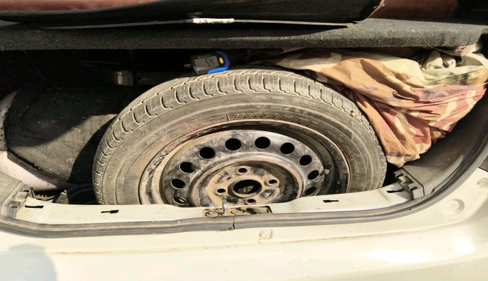 2014 Maruti Wagon R 1.0 VXI, Petrol, Manual, 1,73,427 km, tyre