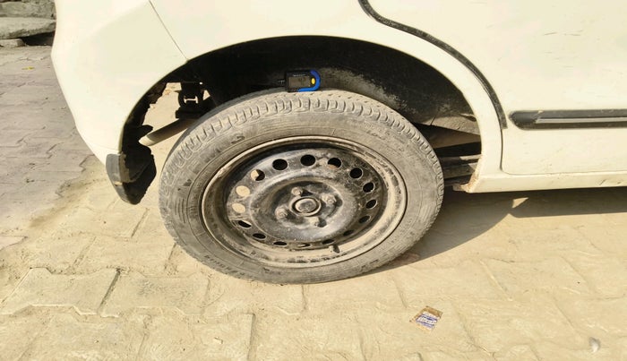 2014 Maruti Wagon R 1.0 VXI, Petrol, Manual, 1,73,427 km, tyre