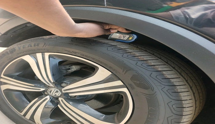 2023 MG ASTOR SHARP 1.5 MT, Petrol, Manual, 19,928 km, tyre