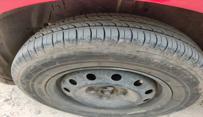 2016 Maruti Swift VDI, Diesel, Manual, 1,16,303 km, tyre