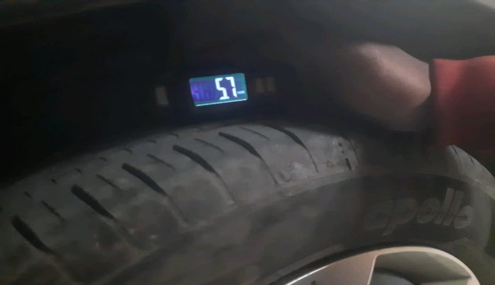 2022 Mahindra XUV300 W6 1.2 PETROL AMT, Petrol, Automatic, 7,787 km, tyre