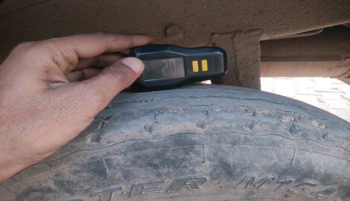 2011 Maruti Eeco 5 STR WITH A/C+HTR, Petrol, Manual, 3,56,304 km, tyre