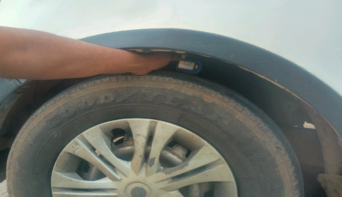 2015 Mahindra Xylo D2 BS-III, Diesel, Manual, 2,56,331 km, tyre