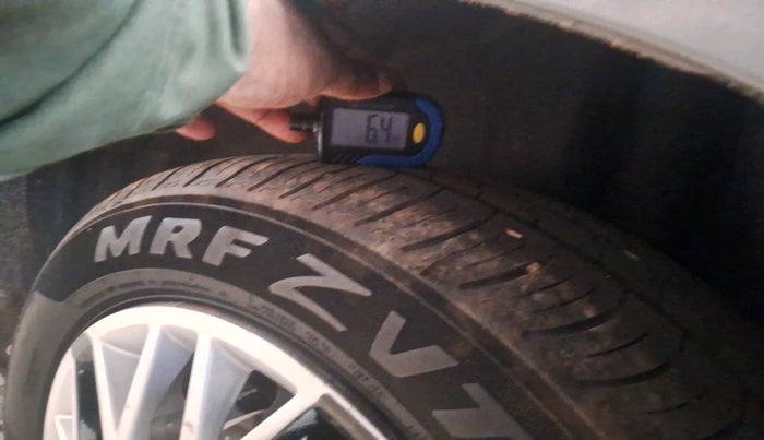 2016 Maruti Ciaz VXI+, Petrol, Manual, 90,456 km, tyre