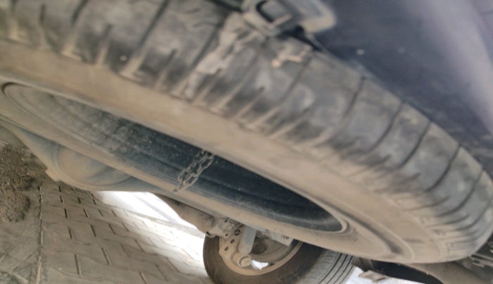 2022 Toyota Innova Crysta 2.7 VX 7 STR, Petrol, Manual, 1,43,102 km, tyre