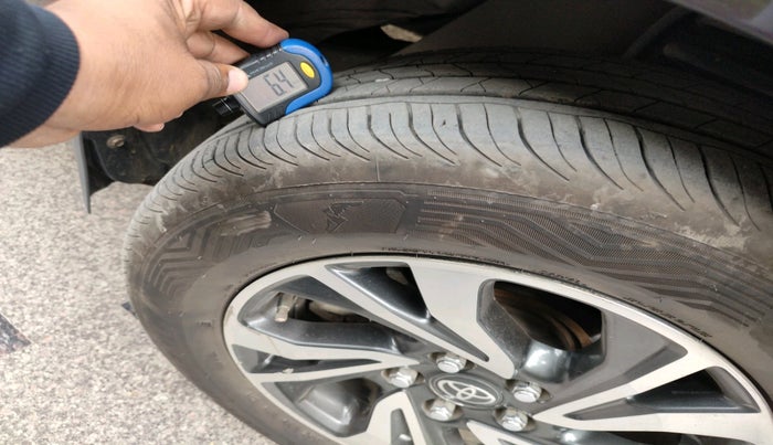 2022 Toyota Innova Crysta 2.7 VX 7 STR, Petrol, Manual, 1,43,102 km, tyre