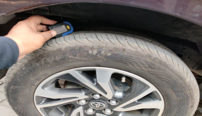 2022 Toyota Innova Crysta 2.7 VX 7 STR, Petrol, Manual, 1,43,102 km, tyre