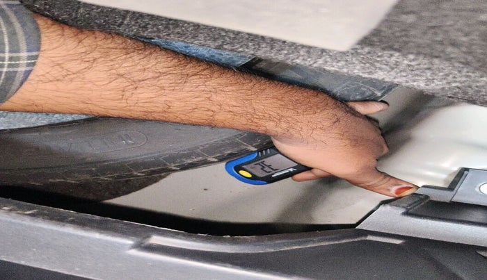 2022 Mahindra XUV300 W8 1.2 PETROL, Petrol, Manual, 32,562 km, tyre