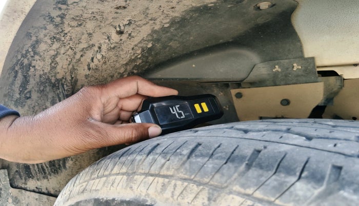 2014 Mahindra Scorpio EX M2DI, Diesel, Manual, 1,88,234 km, tyre