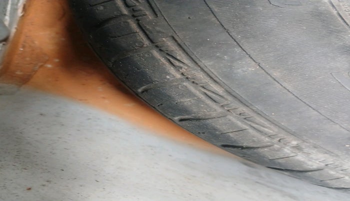 2016 Maruti Swift VXI, Petrol, Manual, 92,534 km, tyre