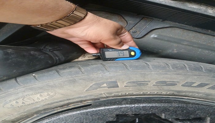 2017 Hyundai Creta SX PLUS 1.6 PETROL, Petrol, Manual, 27,409 km, tyre