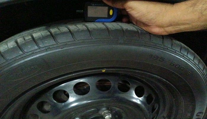 2017 Honda WR-V 1.5L I-DTEC VX MT, Diesel, Manual, 1,00,040 km, tyre