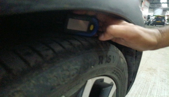 2017 Honda WR-V 1.5L I-DTEC VX MT, Diesel, Manual, 1,00,040 km, tyre