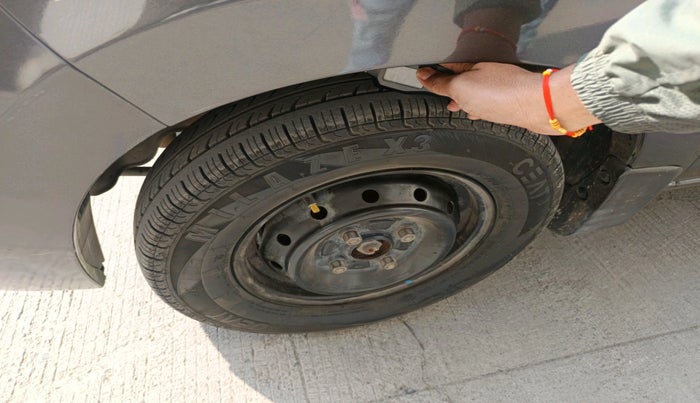 2017 Maruti Alto 800 VXI, Petrol, Manual, 40,144 km, tyre