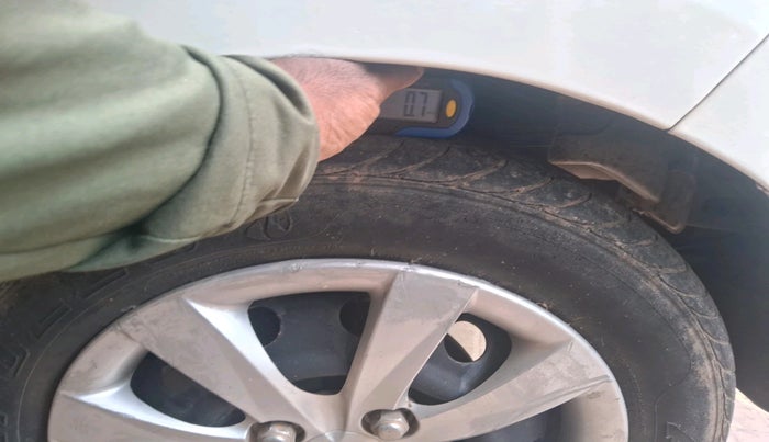 2011 Hyundai Eon MAGNA, Petrol, Manual, 27,931 km, tyre