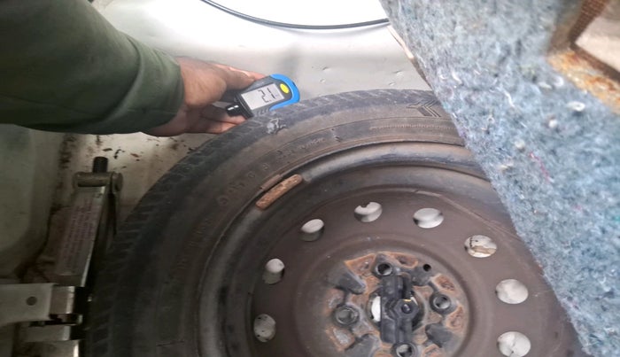 2011 Hyundai Eon MAGNA, Petrol, Manual, 27,931 km, tyre