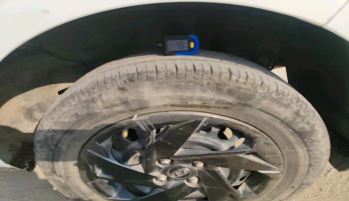 2022 Hyundai NEW I20 MAGNA 1.2 MT, Petrol, Manual, 25,196 km, tyre