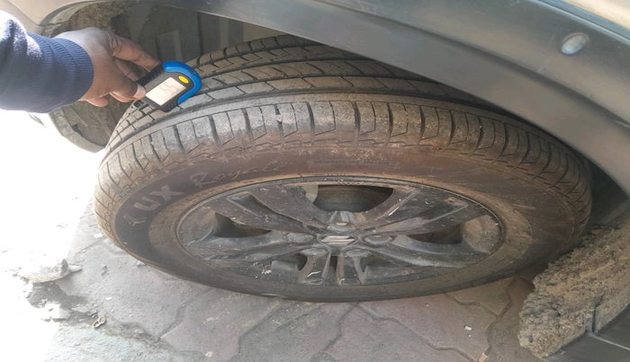 2018 Maruti Vitara Brezza ZDI, Diesel, Manual, 81,504 km, tyre