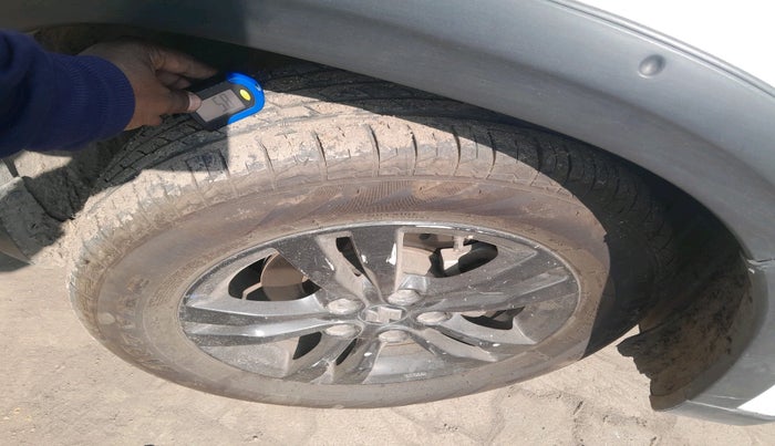 2018 Maruti Vitara Brezza ZDI, Diesel, Manual, 81,504 km, tyre