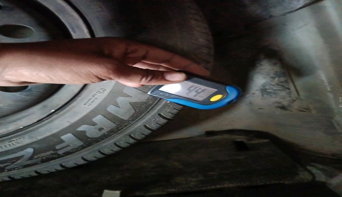 2013 Toyota Etios GD, Diesel, Manual, 2,33,633 km, tyre