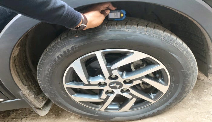 2022 Mahindra XUV300 W8 (O) 1.5 DIESEL, Diesel, Manual, 22,477 km, tyre