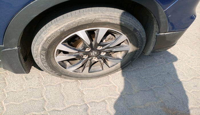 2018 Maruti S Cross ZETA 1.3, Diesel, Manual, 1,43,463 km, tyre