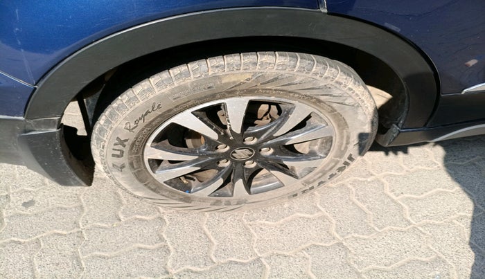 2018 Maruti S Cross ZETA 1.3, Diesel, Manual, 1,43,463 km, tyre