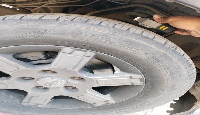 2012 Mahindra Xylo D2, Diesel, Manual, 1,24,232 km, tyre