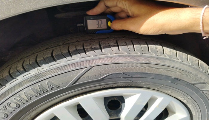 2018 Maruti Dzire VXI, Petrol, Manual, 79,904 km, tyre