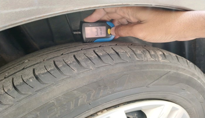 2018 Maruti Dzire VXI, Petrol, Manual, 79,904 km, tyre