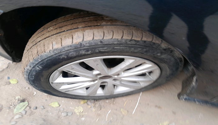 2019 Volkswagen Ameo TRENDLINE 1.0L, Petrol, Manual, 60,801 km, tyre