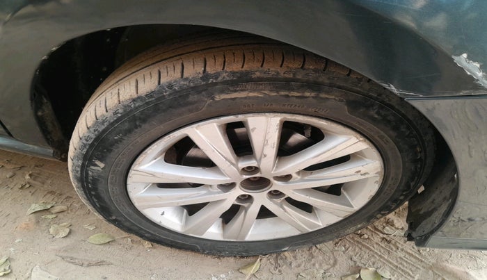 2019 Volkswagen Ameo TRENDLINE 1.0L, Petrol, Manual, 60,801 km, tyre