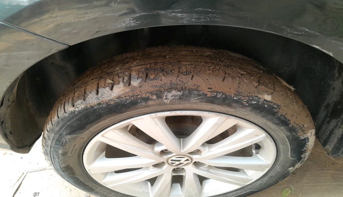 2019 Volkswagen Ameo TRENDLINE 1.0L, Petrol, Manual, 60,801 km, tyre