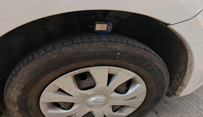 2015 Nissan Micra Active XV, Petrol, Manual, 65,167 km, tyre