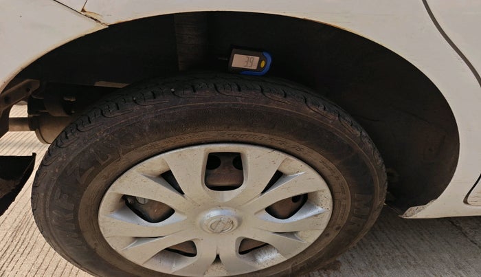 2015 Nissan Micra Active XV, Petrol, Manual, 65,167 km, tyre