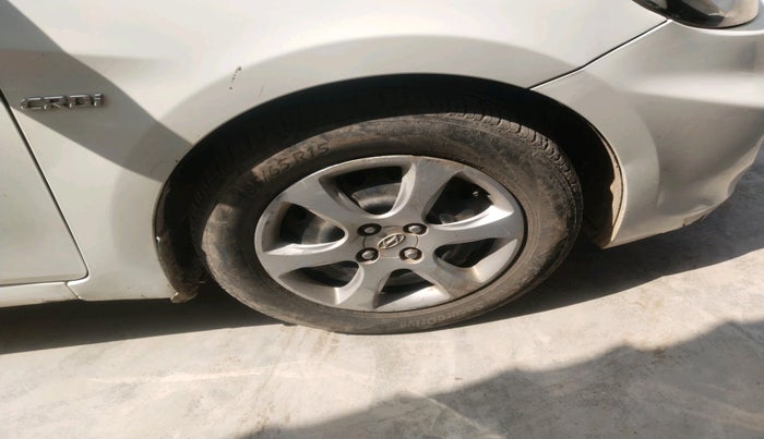 2011 Hyundai Verna FLUIDIC 1.4 CRDI, Diesel, Manual, 1,73,752 km, tyre