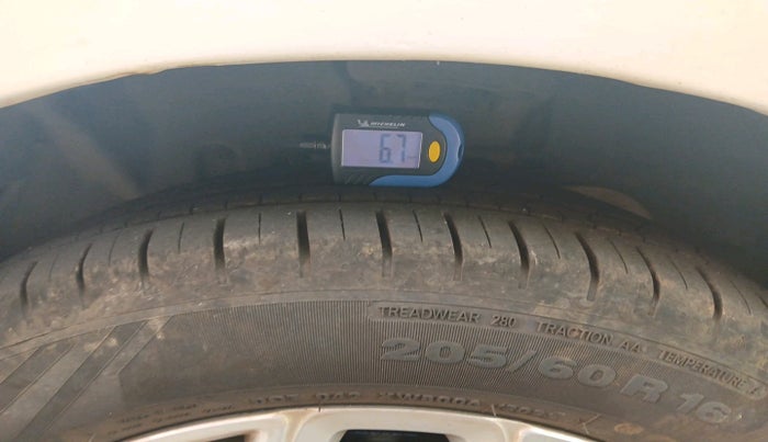 2014 Ford Ecosport TITANIUM 1.5L PETROL, Petrol, Manual, 1,01,061 km, tyre