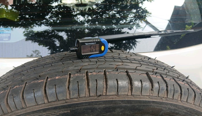 2014 Ford Ecosport TITANIUM 1.5L PETROL, Petrol, Manual, 1,01,061 km, tyre