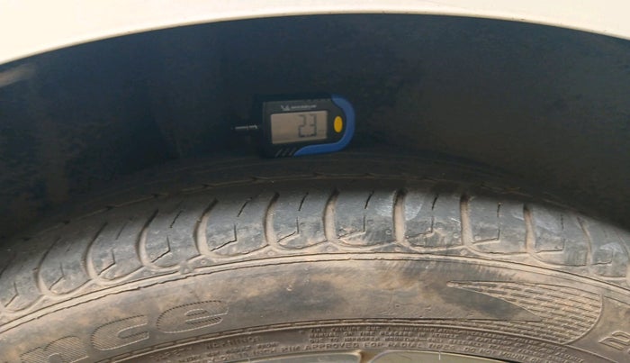 2014 Ford Ecosport TITANIUM 1.5L PETROL, Petrol, Manual, 1,01,061 km, tyre