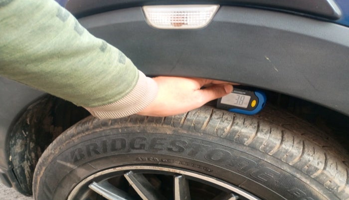 2020 Renault TRIBER RXZ AMT, Petrol, Automatic, 29,268 km, tyre