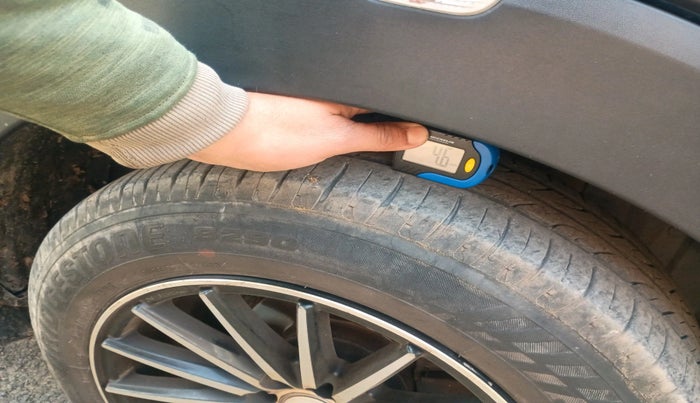 2020 Renault TRIBER RXZ AMT, Petrol, Automatic, 29,268 km, tyre