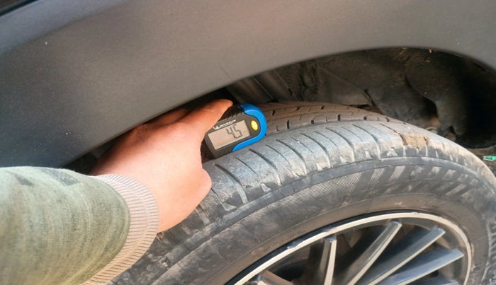 2020 Renault TRIBER RXZ AMT, Petrol, Automatic, 29,268 km, tyre