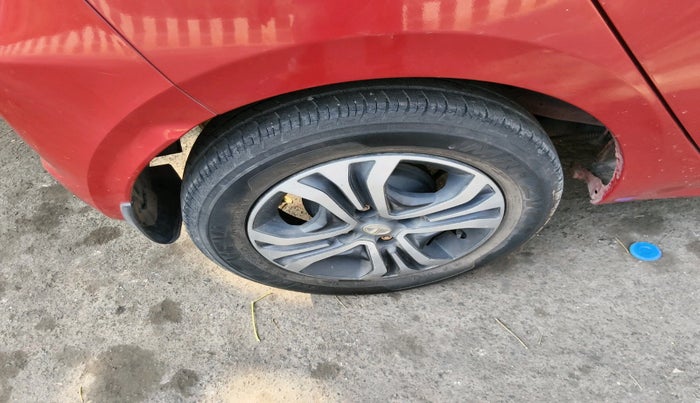 2019 Tata Tiago XZA PETROL, Petrol, Automatic, 17,204 km, tyre