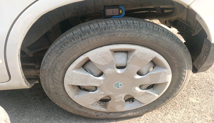 2010 Maruti Zen Estilo LXI, Petrol, Manual, 1,07,989 km, tyre