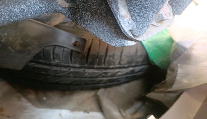 2010 Maruti Zen Estilo LXI, Petrol, Manual, 1,07,989 km, tyre