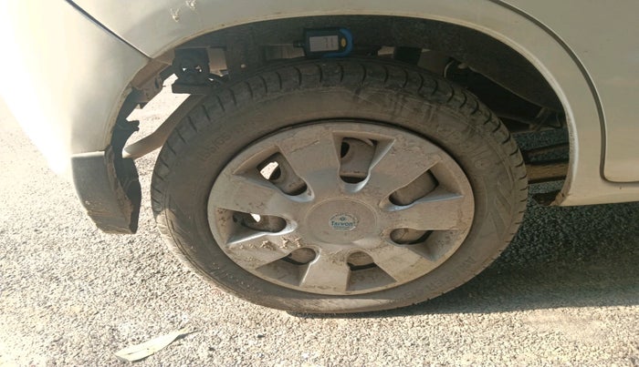 2010 Maruti Zen Estilo LXI, Petrol, Manual, 1,07,989 km, tyre