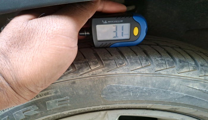 2018 Renault Kwid CLIMBER 1.0 AMT, Petrol, Automatic, 41,512 km, tyre