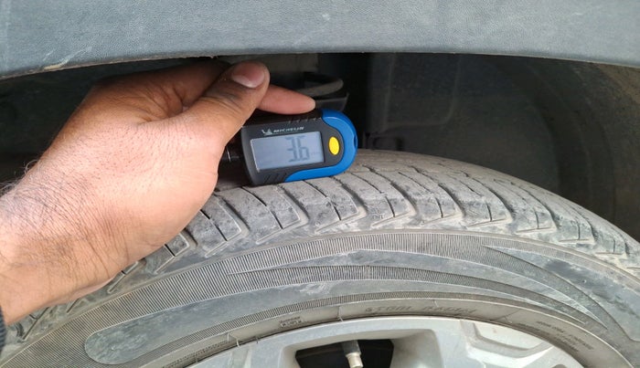 2018 Renault Kwid CLIMBER 1.0 AMT, Petrol, Automatic, 41,512 km, tyre