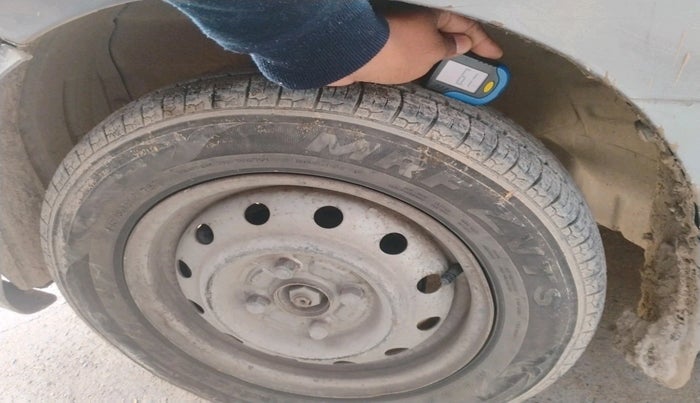 2011 Maruti Wagon R 1.0 LXI CNG, Petrol, Manual, 1,97,580 km, tyre