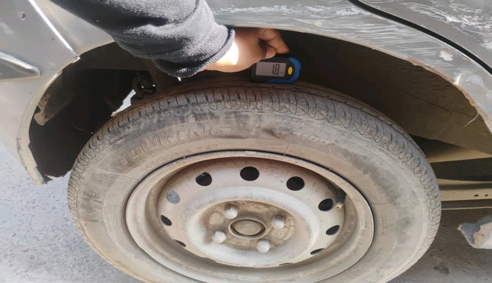 2011 Maruti Wagon R 1.0 LXI CNG, Petrol, Manual, 1,97,580 km, tyre